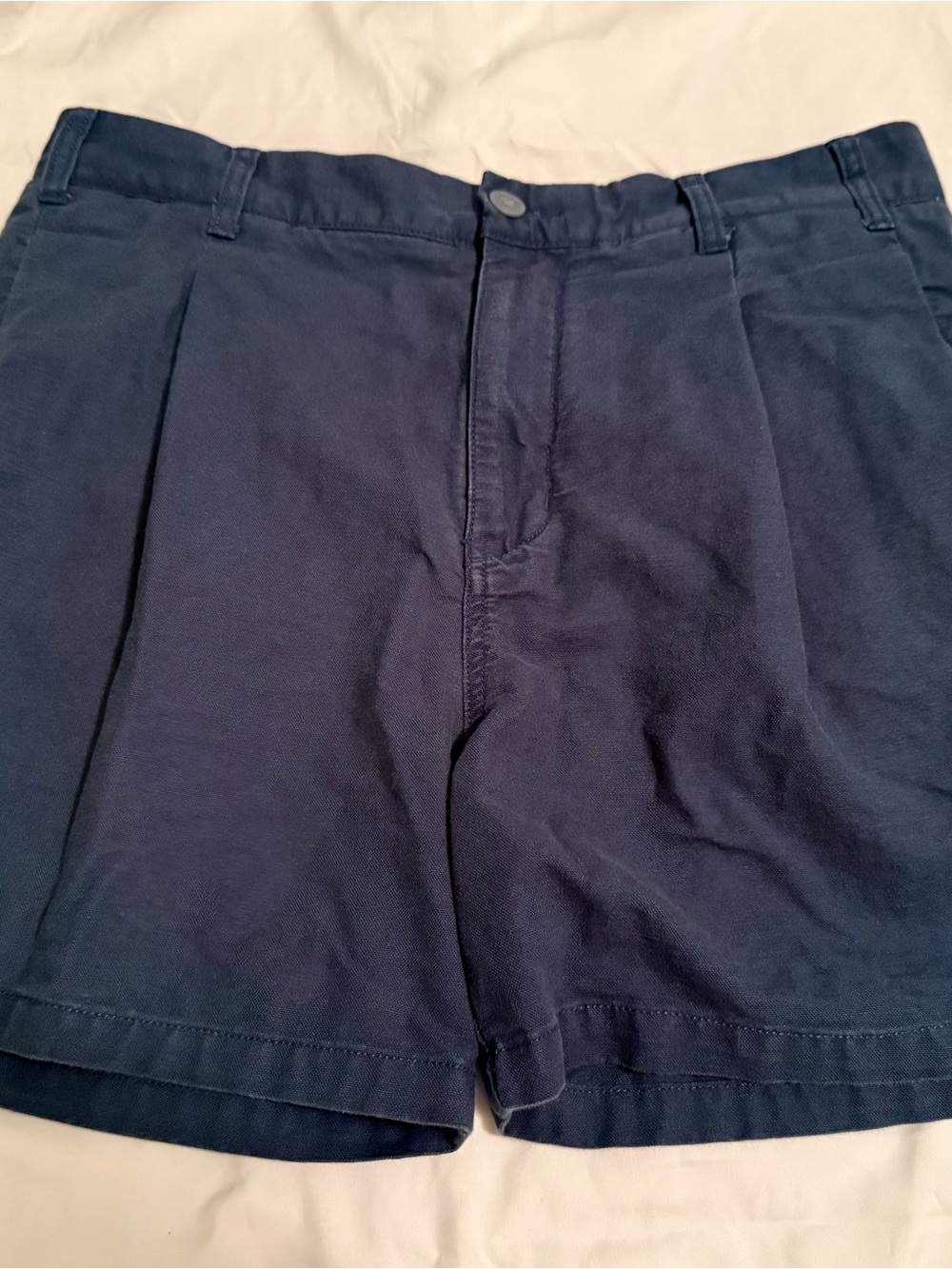 Madewell Men's Navy Pleated Cotton Shorts